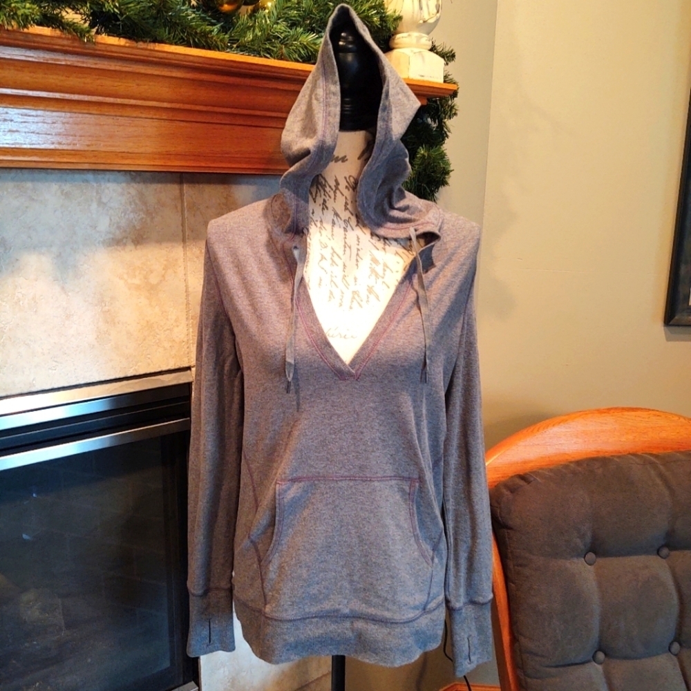 💥 3/$20 Tek Gear dryTEK Medium V-Neck Gray Hoodie!